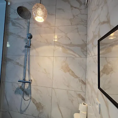 S3 With Balcony 아파트