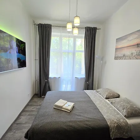 S3 With Balcony 아파트